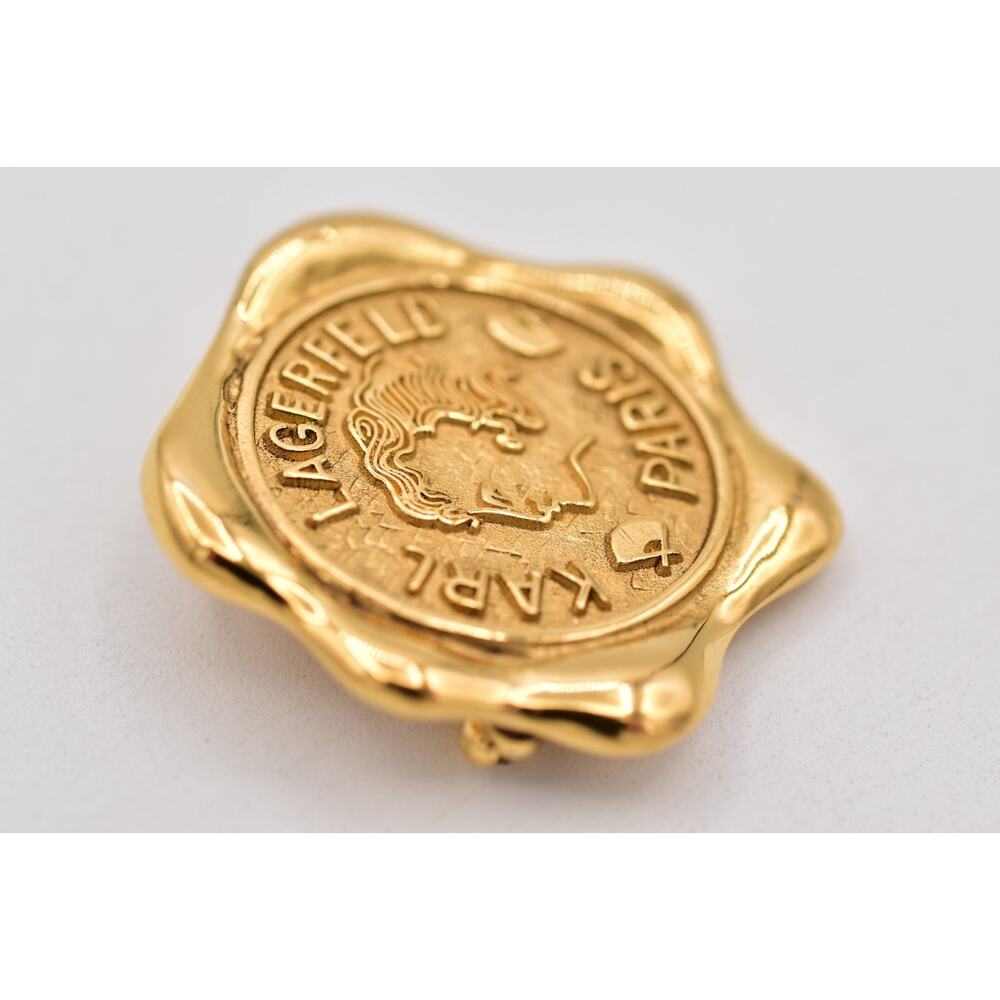 Karl Lagerfeld Vintage 1.25" Logo Seal Brooch Paris Medallion Gold Signed Bin5B - Picture 9 of 12